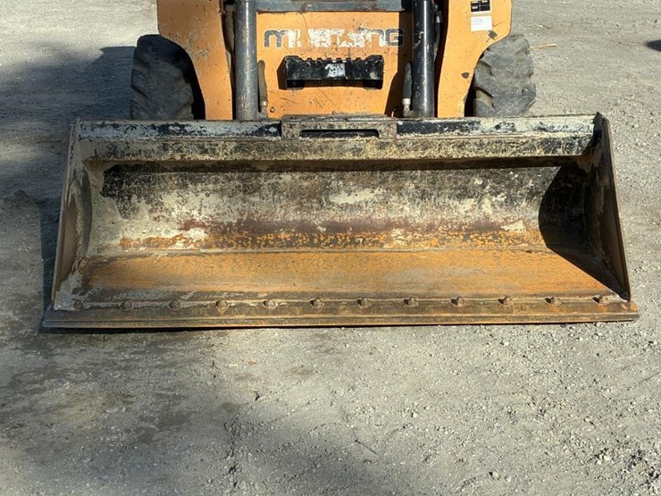 2018-mustang-1900r-image-7