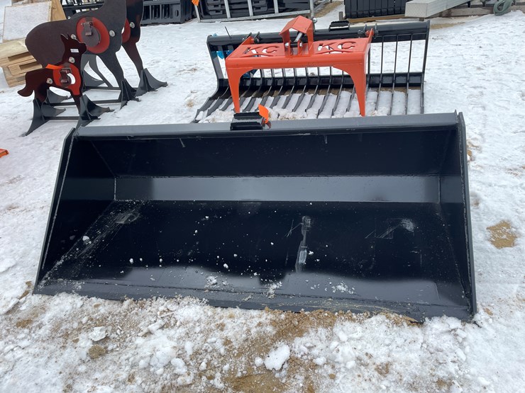 #2041-•-skid-steer-mount-78"-bucket-with-blade-image-2