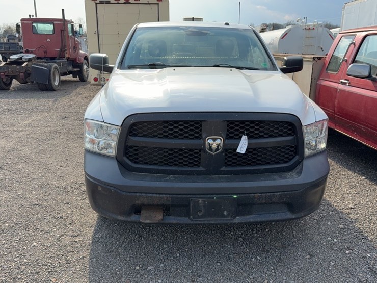 2015-dodge-1500-image-2