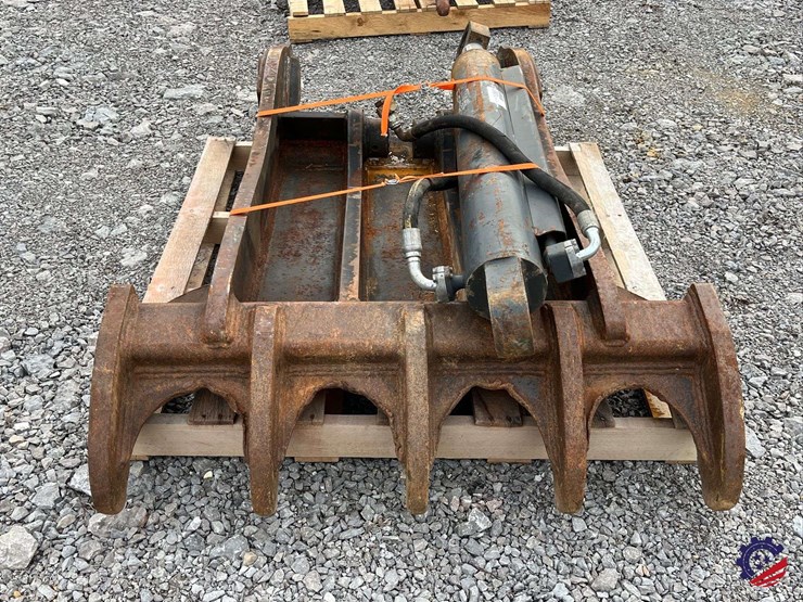 excavator-thumb-w/-hydraulic-cylinder-image-8