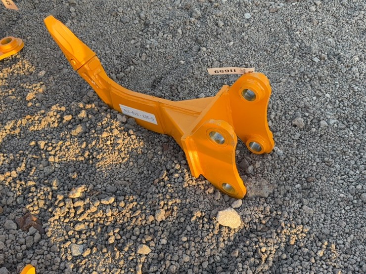 caterpillar-303-image-2