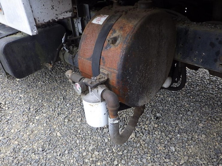 1995-ford-f800-image-16