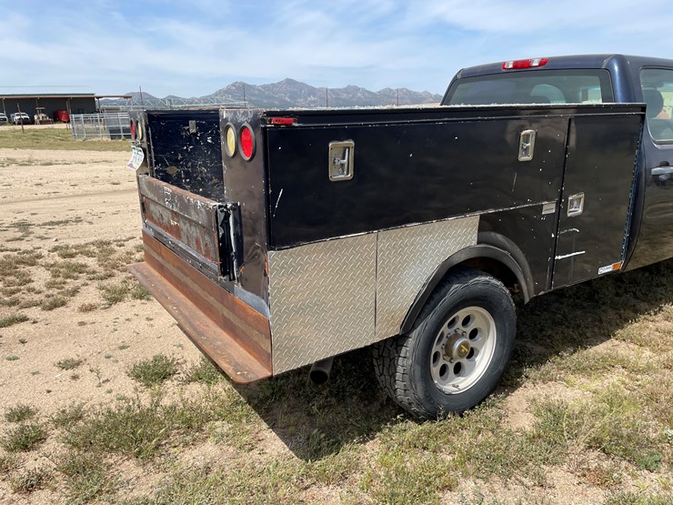 2009-chevrolet-2500-image-12