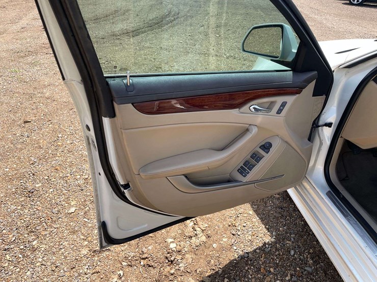 2011-cadillac-cts-4-door-sedan-(182,813-miles)-image-9