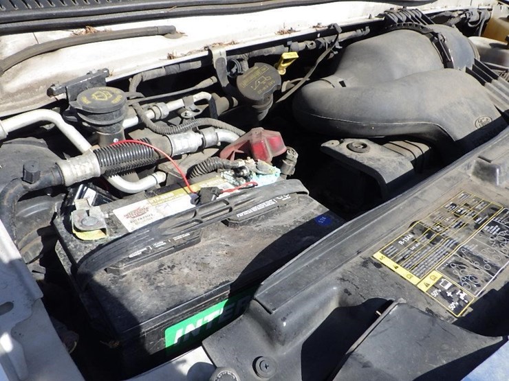 2013-ford-cargo-image-12