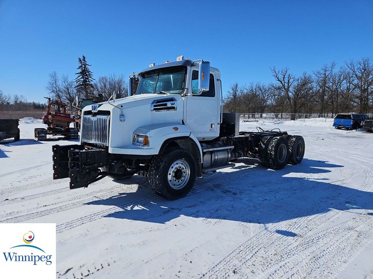 2014-western-star-4700-image-1