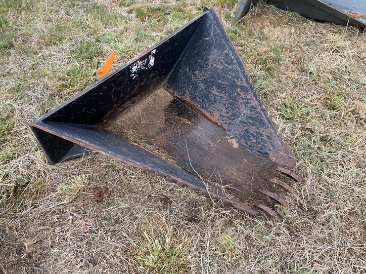 #4022-•-tomahawk-skid-steer-tree-spade-image-1