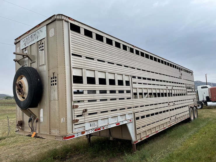 #4008-•-1978-barrett-cattle-trailer-(az-title)-image-1