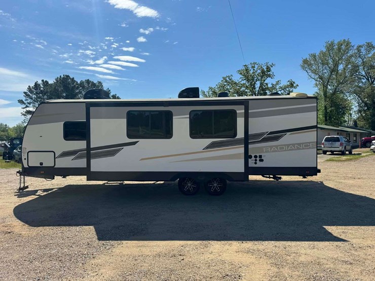 2021-radiance-28bh-bumper-pull-camper---bunks-image-19