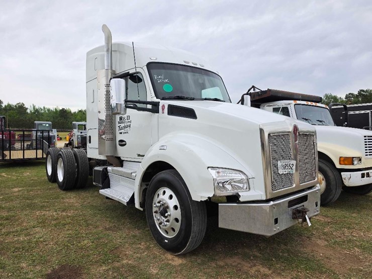 2018-kenworth-t880-image-5