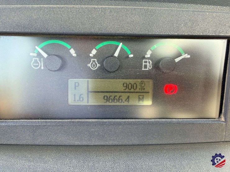 2018-deere-700k-xlt-image-40