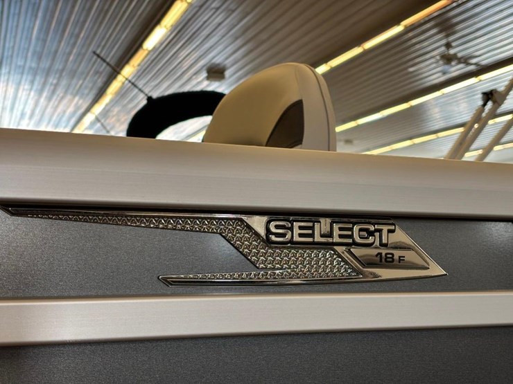 2025-g3-suncatcher-select-18f-pontoon-image-33