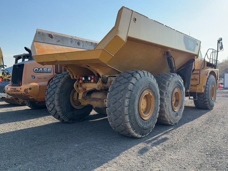 2017-caterpillar-745-image-7