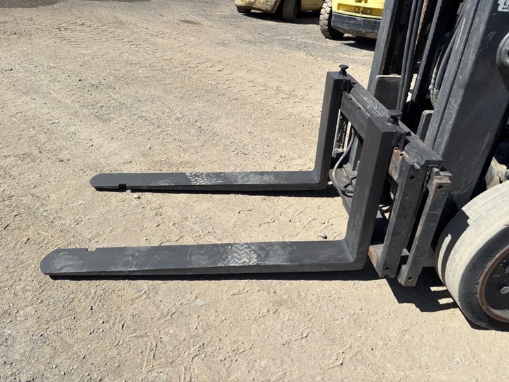 2011-nissan-mcp1f2a25lv-image-9