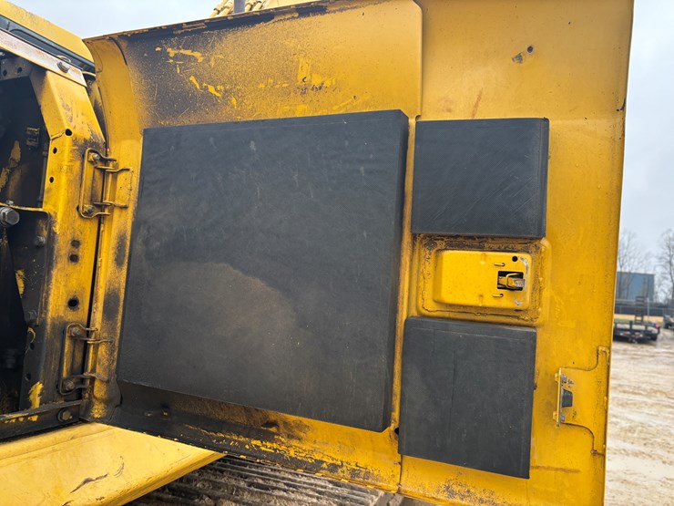 2001-komatsu-pc200-lc-image-23