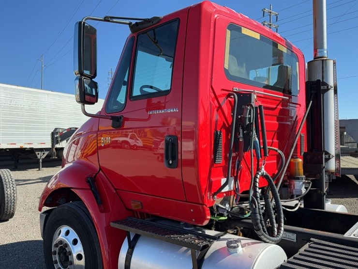 2007-international-8600-image-13