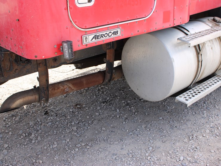 2004-kenworth-t800-image-24