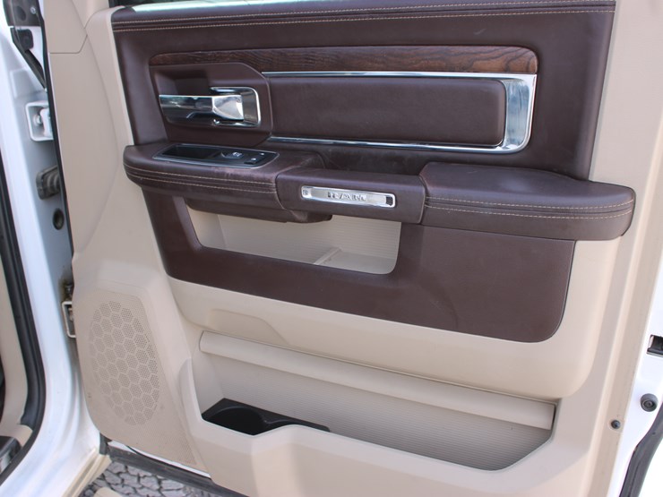 2015-ram-2500-laramie-longhorn-image-34