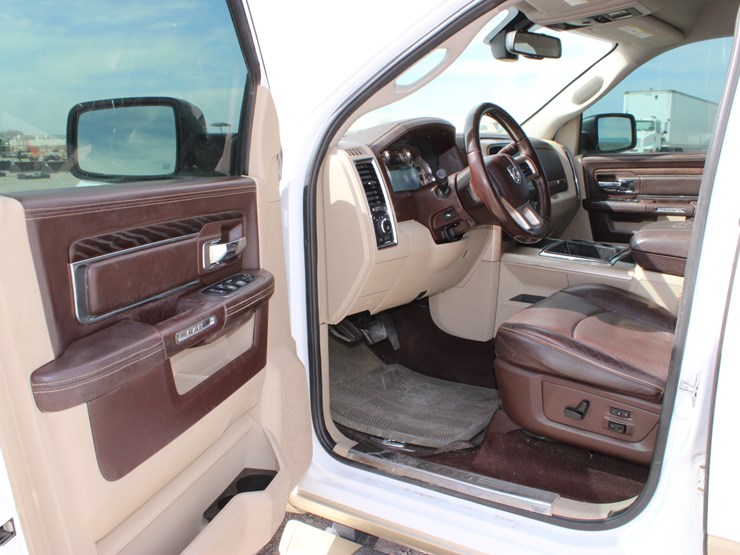 2015-ram-2500-laramie-longhorn-image-39