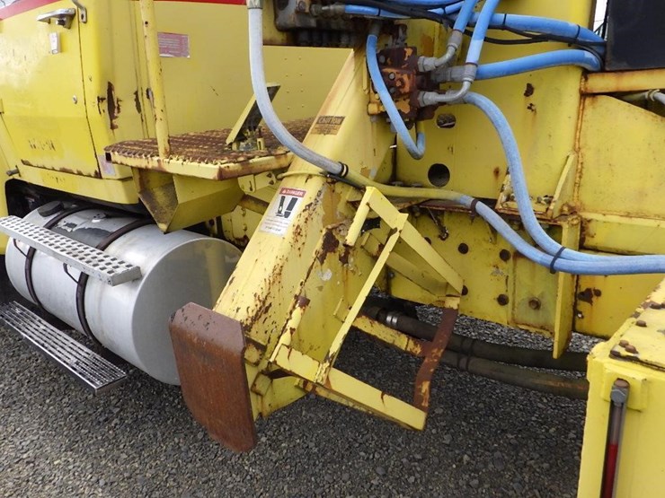 1984-ford-9000-image-14