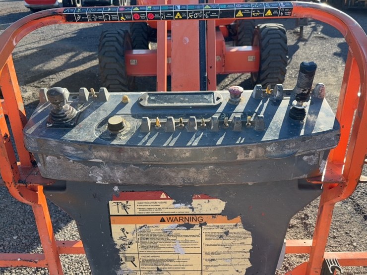 2013-jlg-600aj-image-5