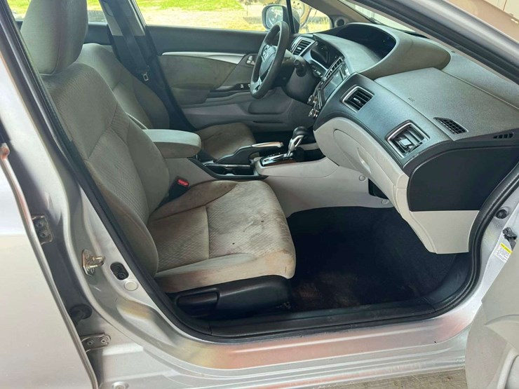 2015-honda-civic-4-door-sedan-(249,847-miles)-image-19