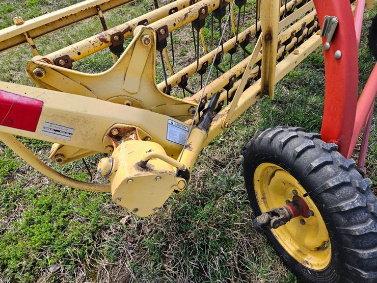 new-holland-258-image-16