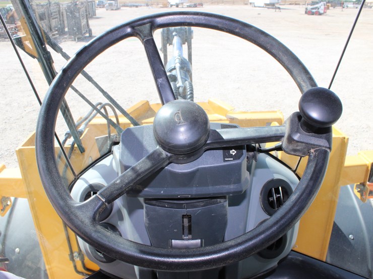 2021-deere-524p-image-52