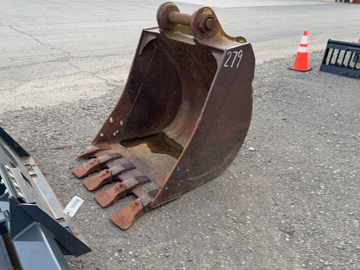 #2004-•-42"-excavator-bucket-image-2