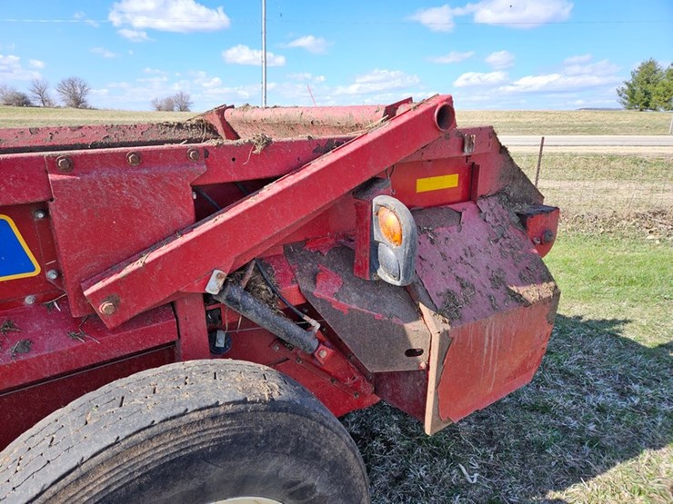 2019-new-holland-195-image-17