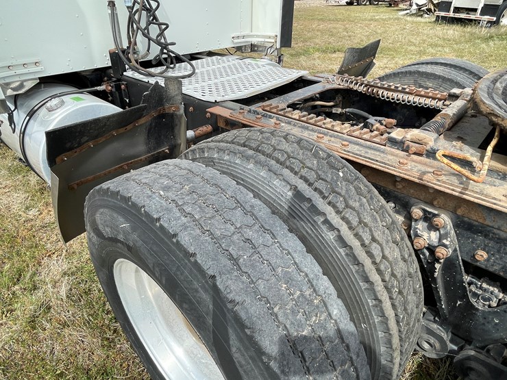 2000-kenworth-w900l-image-13