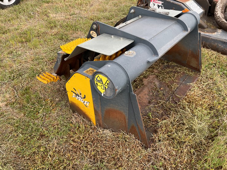 #4018-•-gyru-star-screening-bucket-image-1