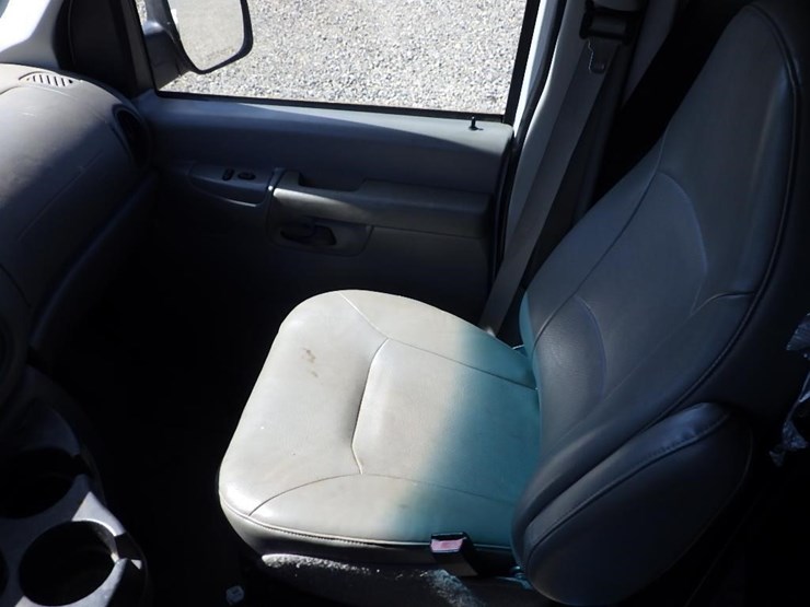 2007-ford-cargo-image-31