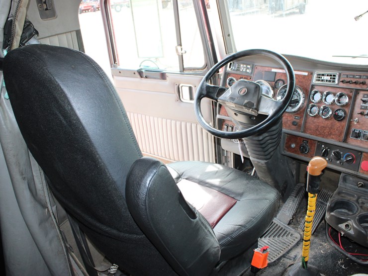 2004-kenworth-t800-image-63