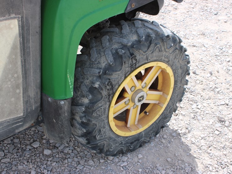 john-deere-gator-image-15