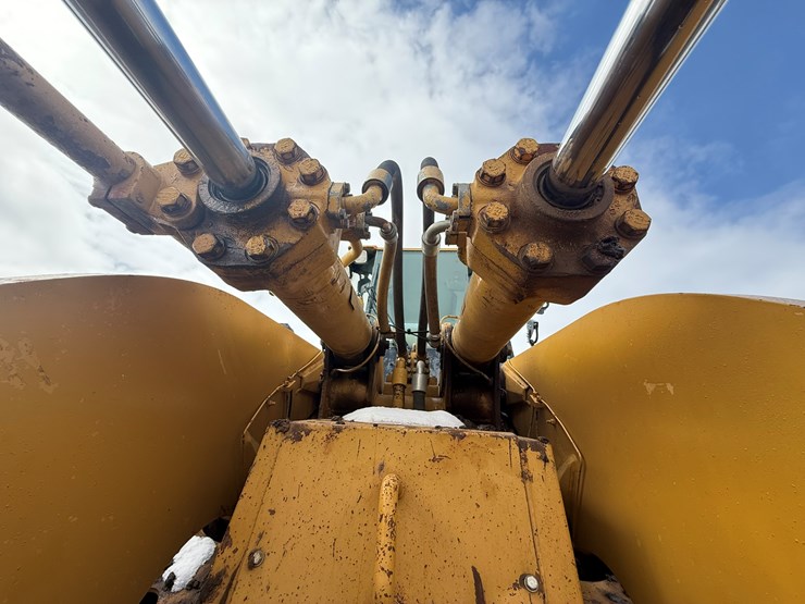 caterpillar-980g-image-18