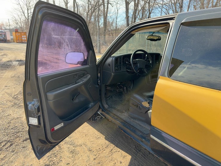 2004-chevrolet-silverado-1500-image-17