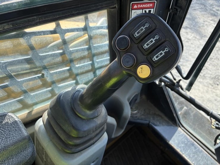 2012-yanmar-s190r-image-17