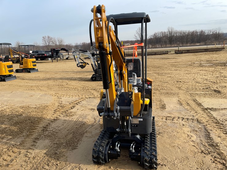 #1039-•-new-ats-rt12r-mini-excavator-image-2