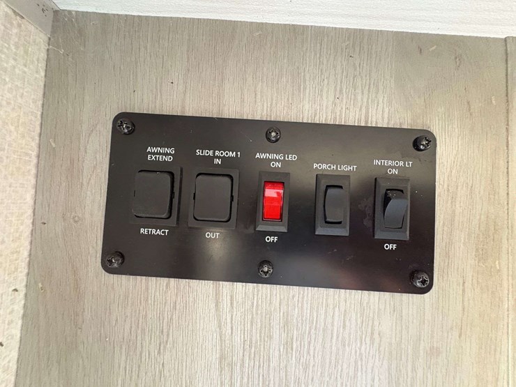 2022-forest-river-ibex-travel-trailer-w/-solar-power-system-image-27