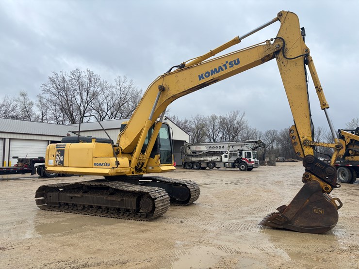 2001-komatsu-pc200-lc-image-5