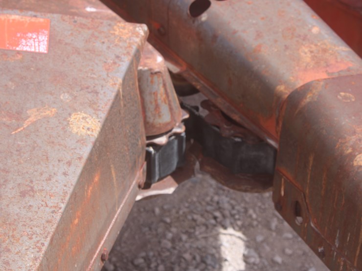 international-830-image-29