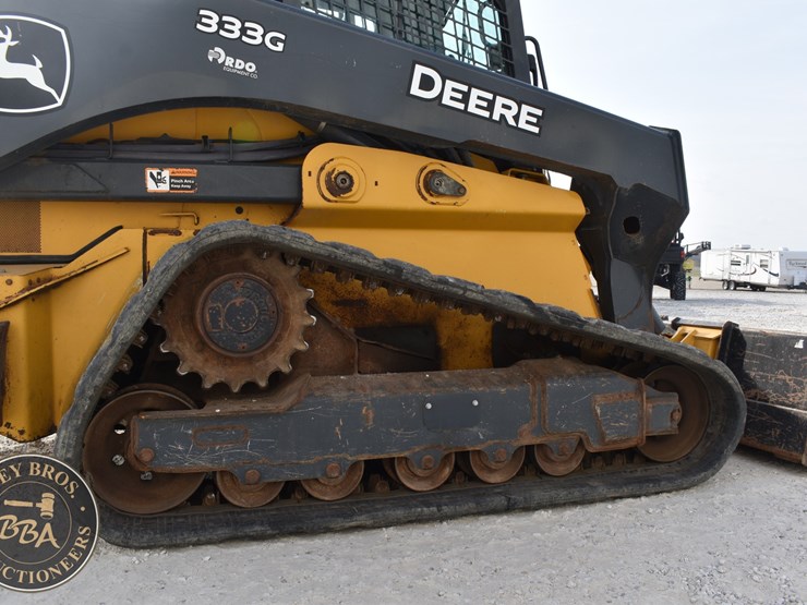 2021-deere-333g-image-30