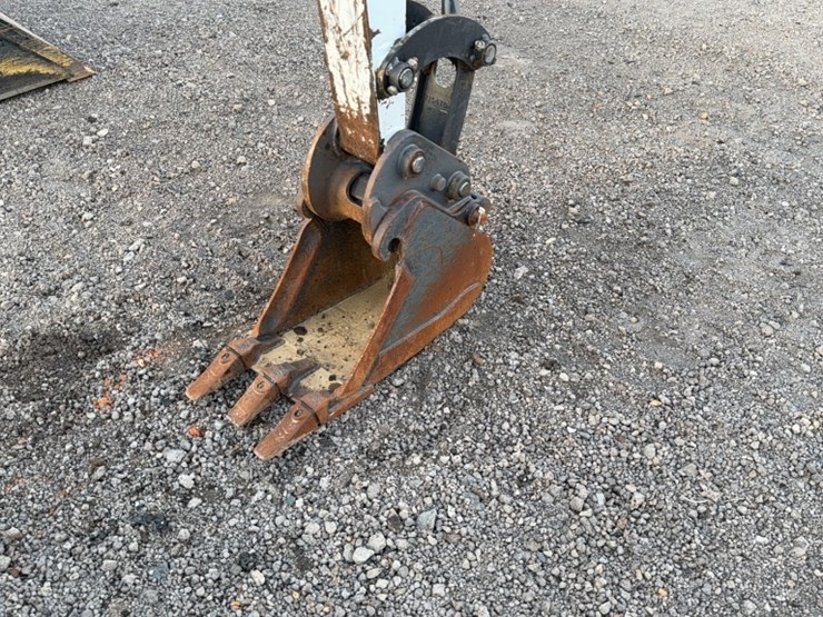 2020-bobcat-e26-image-6