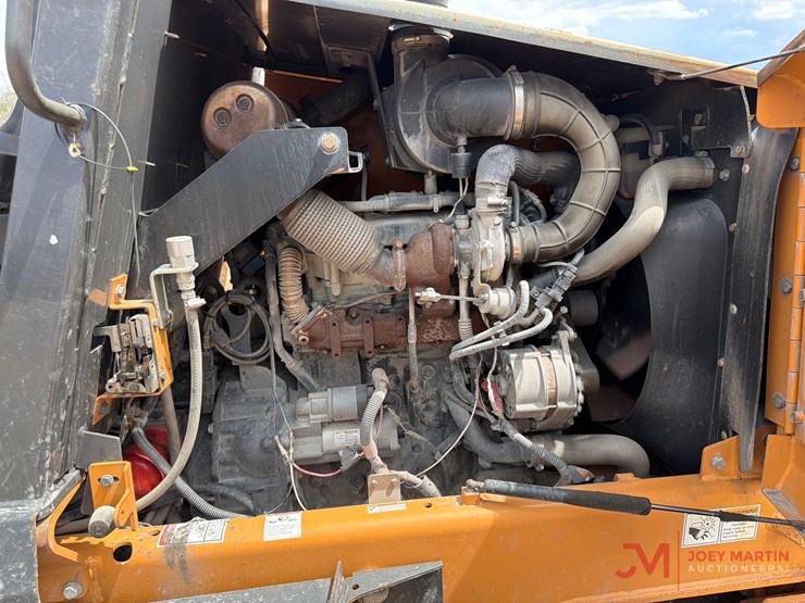 2019-case-586h-image-17