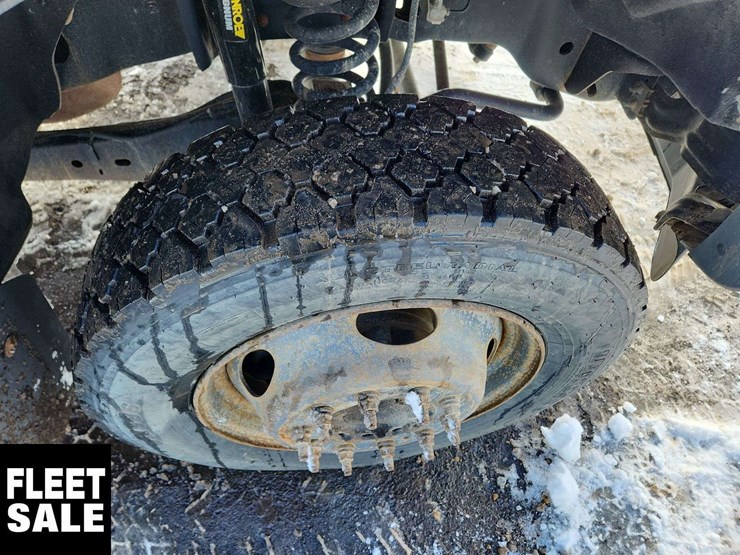 2015-ford-f550-image-27