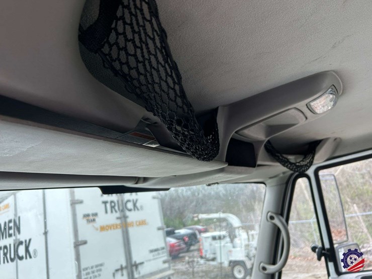 2009-international-7400-image-67