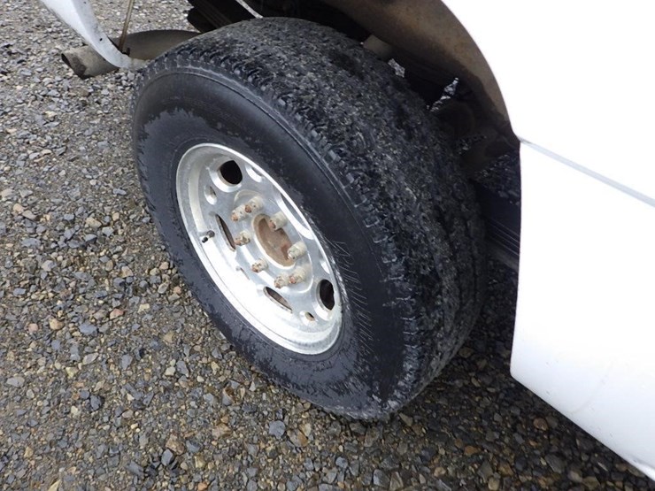 2001-gmc-2500-image-13