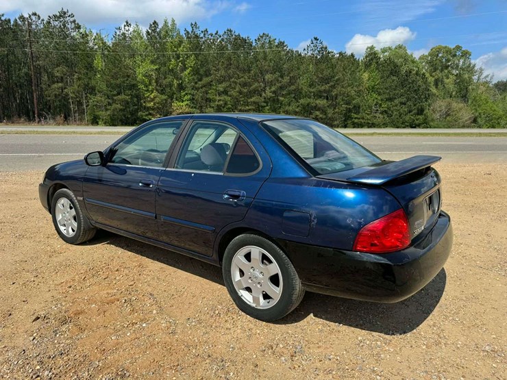 2006-nissan-sentra-4-door-sedan-(209,961-miles)-image-3