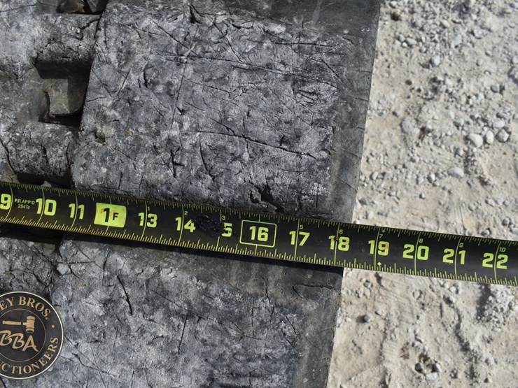 2021-deere-333g-image-19